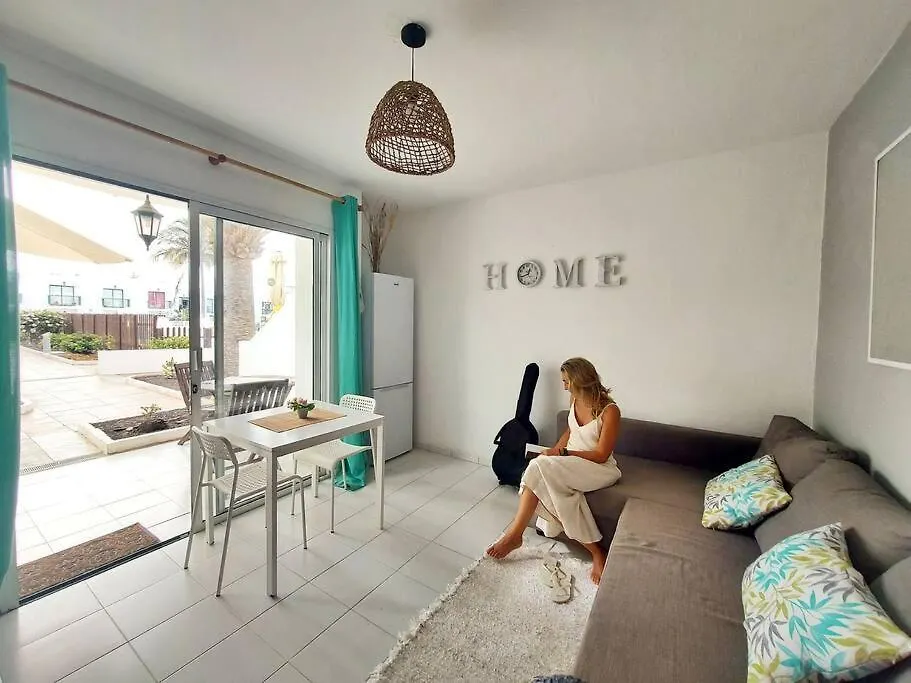 Apartment With Community Pool In Κοραλέχο